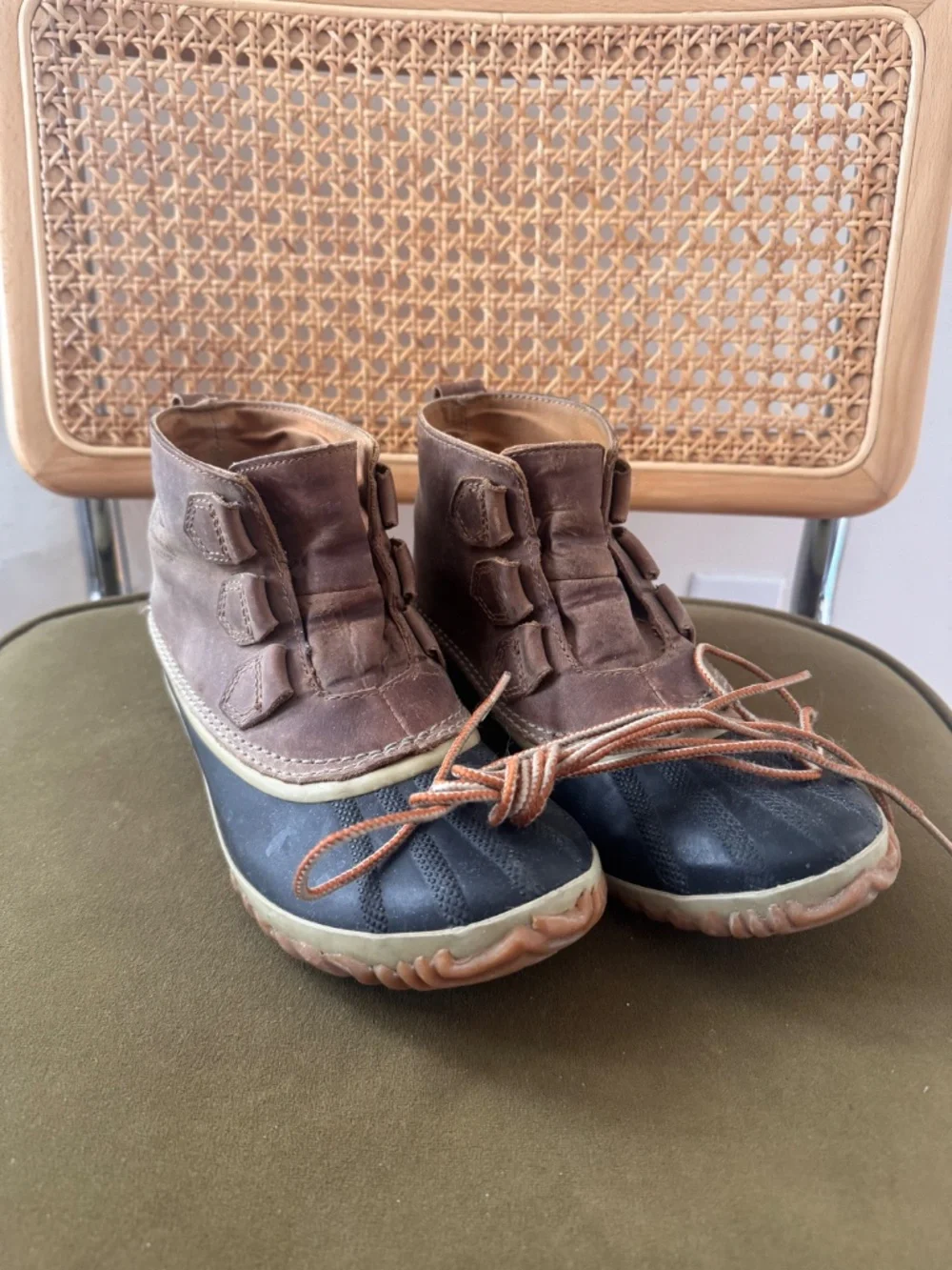 Sorel Out N About Boots (8.5)